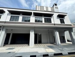 Sims Avenue (D14), Shop House #519728561